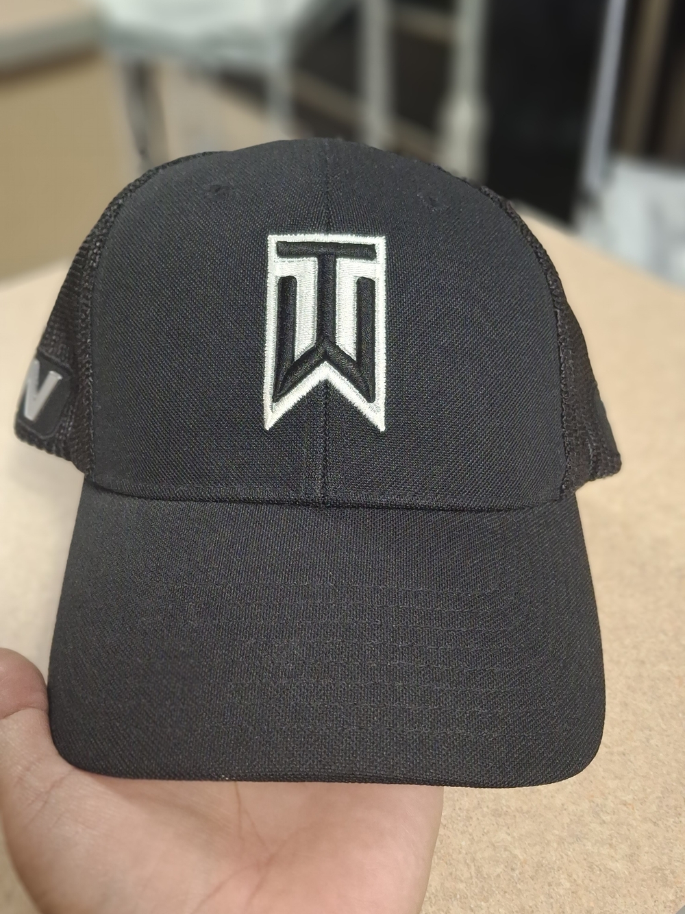 Nike Golf Tiger Woods TW Collection FlexFit Mesh Trucker Hat Cap Black
